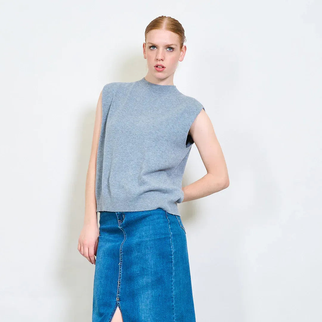 Gilet Donna a Girocollo Senza Maniche in Maglia con Fondo a Costine